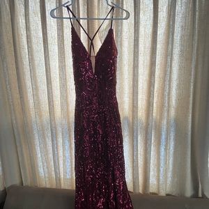 Windsor bought. Size 4 cross back sequins all over dress